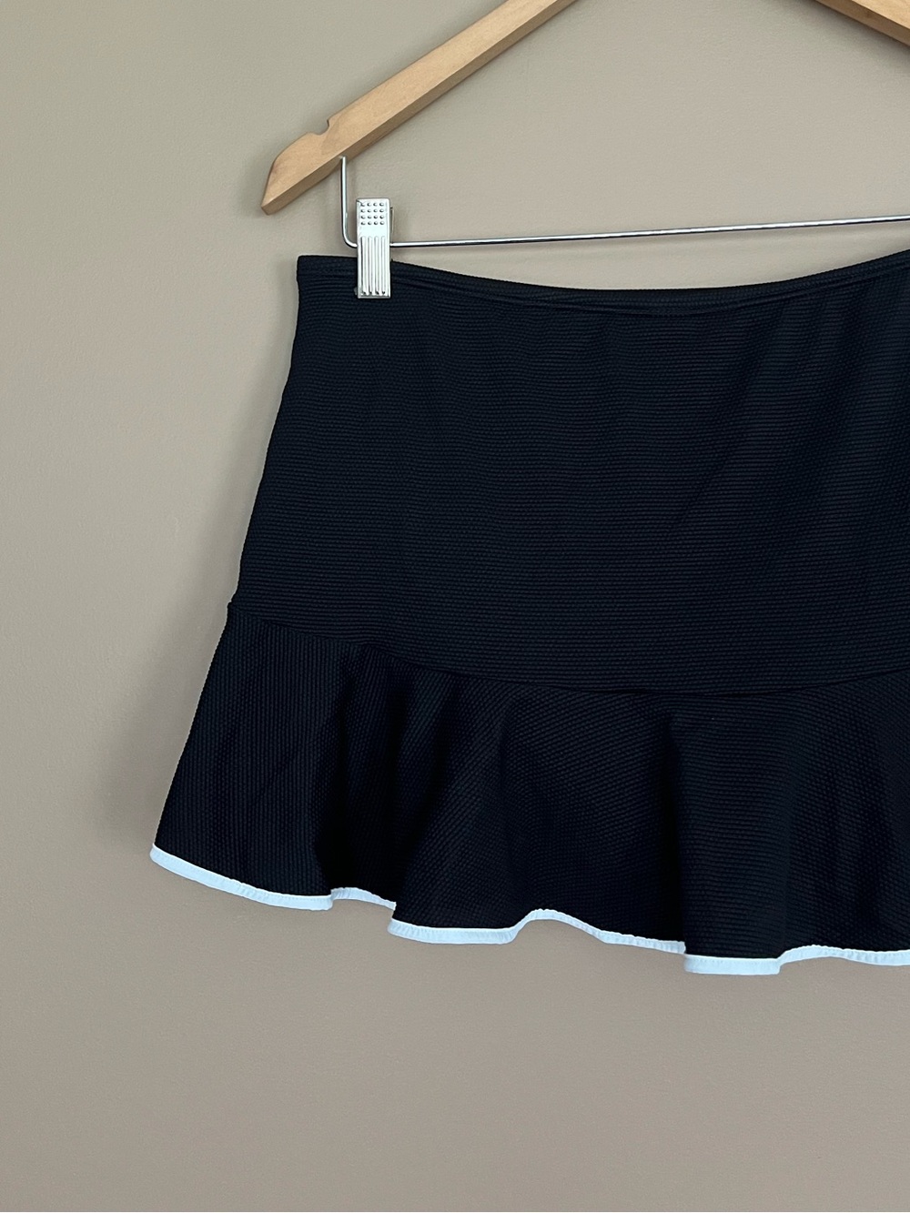 {Tommy Bahama} Island Cays Cabana High-waist Swim Skirt in Black - Medium - NWT - Picture 6 of 12